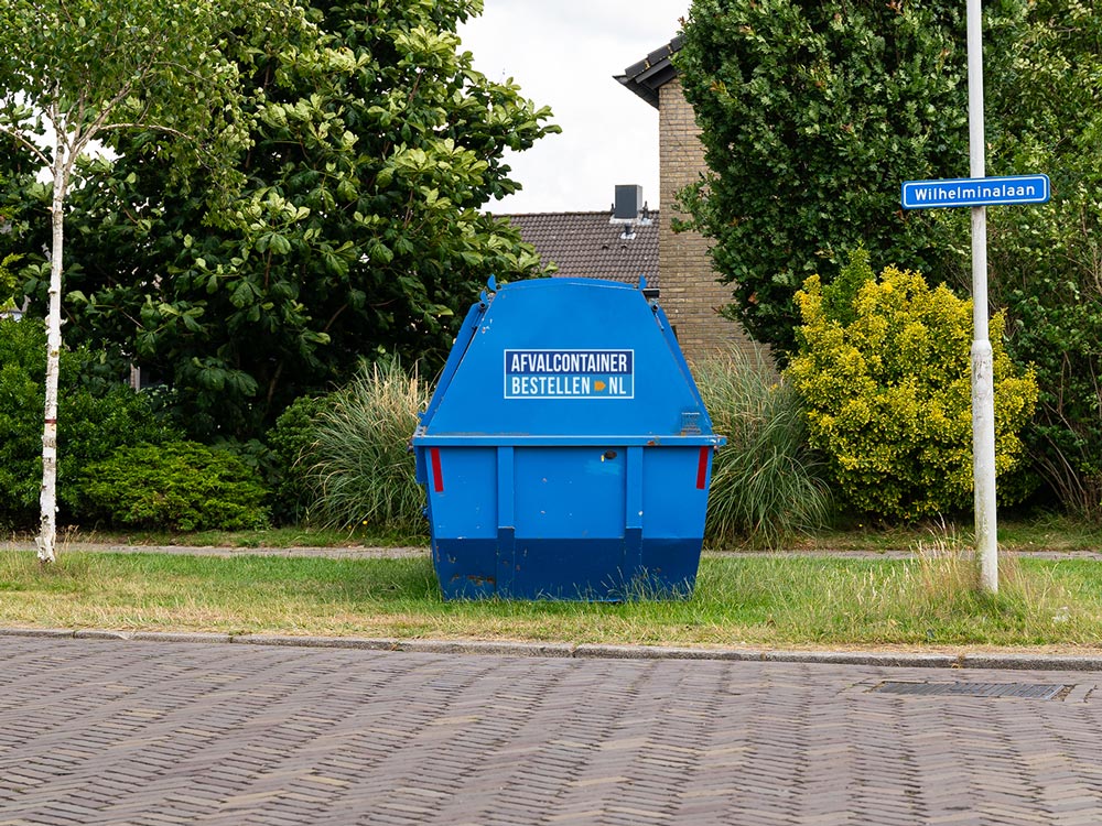 Gesloten afvalbakkie huren bij afvalcontainerbestellen.nl