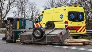 aanhangwagen over de kop